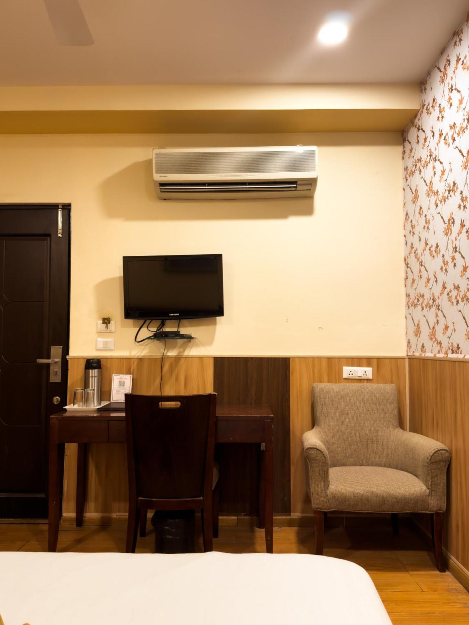 Hotel Royal Palm - A Budget Hotel In Udaipur Exterior photo