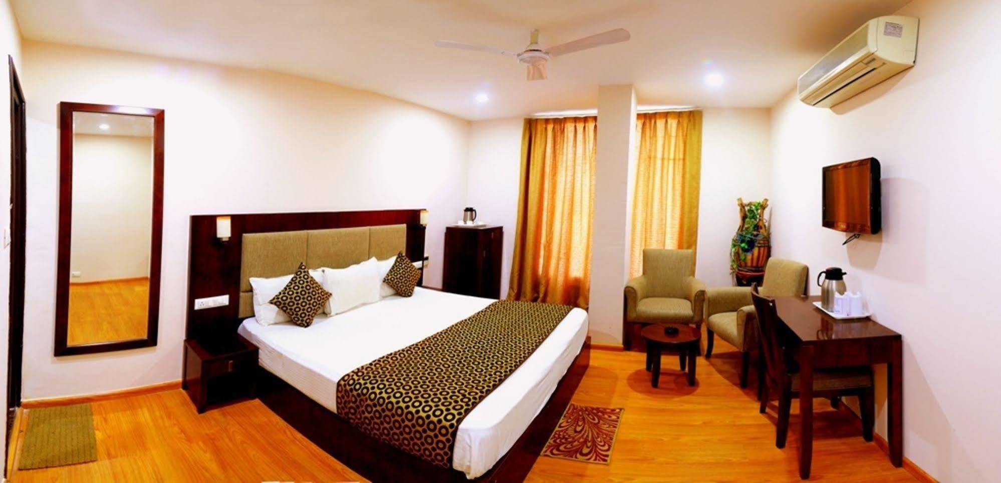 Hotel Royal Palm - A Budget Hotel In Udaipur Exterior photo