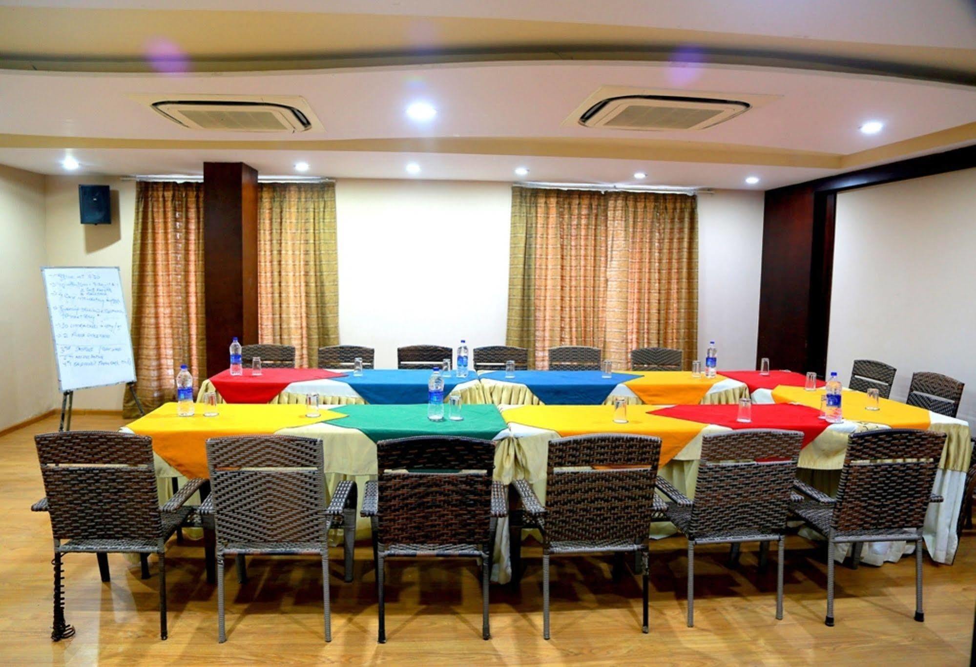 Hotel Royal Palm - A Budget Hotel In Udaipur Exterior photo